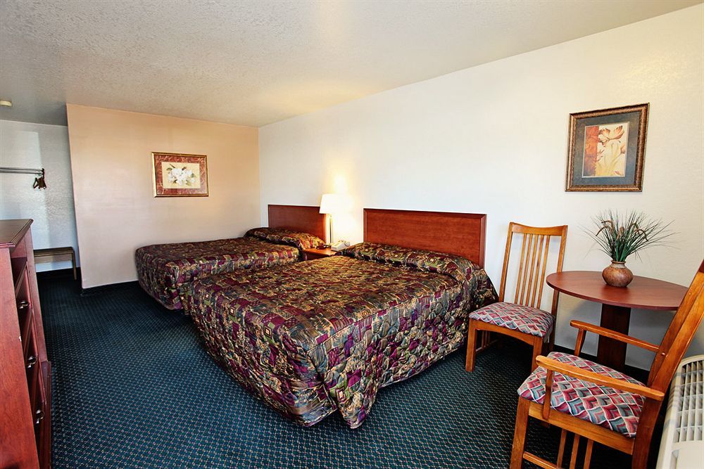 National 9 Mount Nebo Motel Nephi Kültér fotó